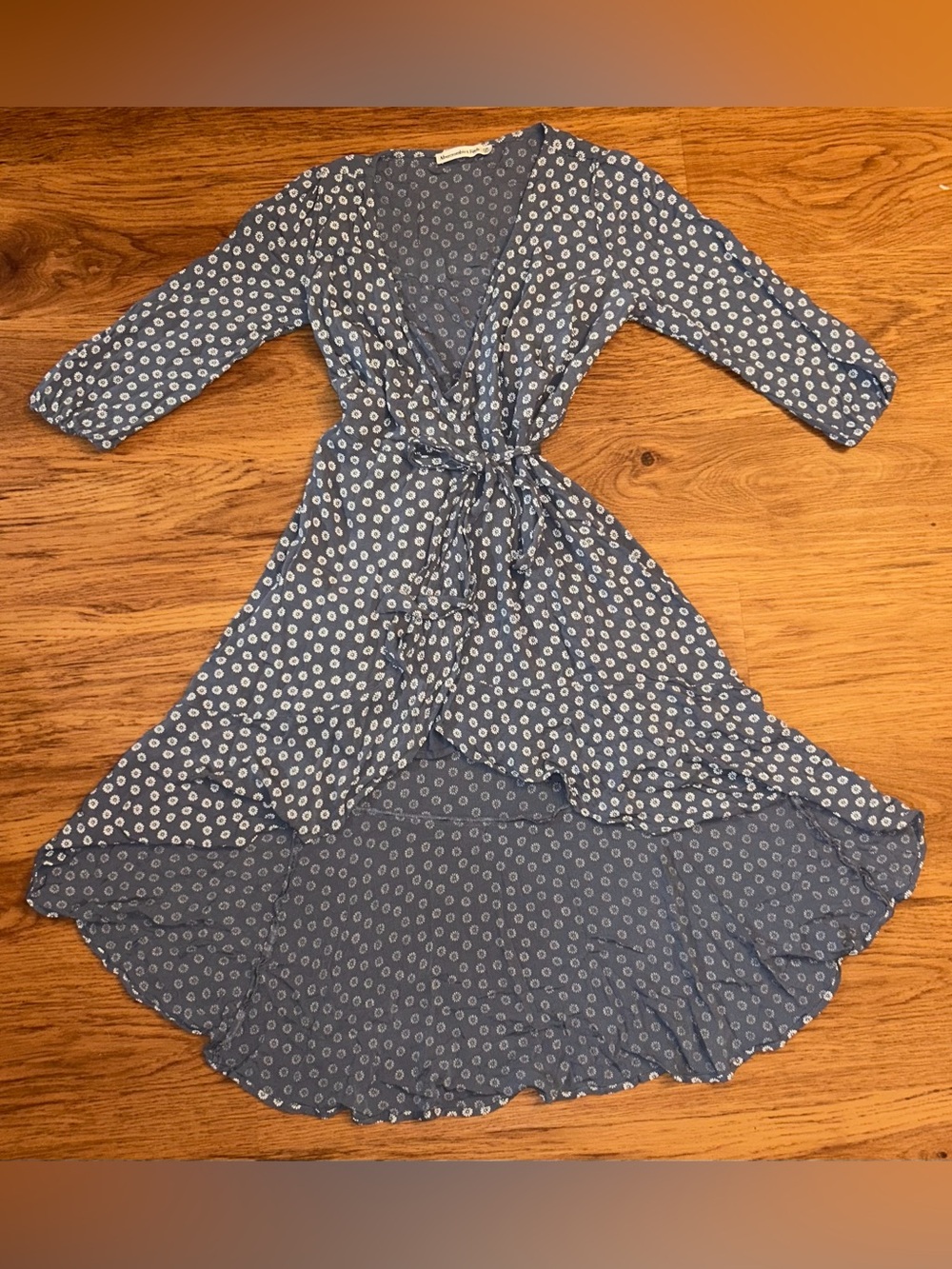 Abercrombie and Fitch Blue and White Floral Wrap Dress - XS Petite